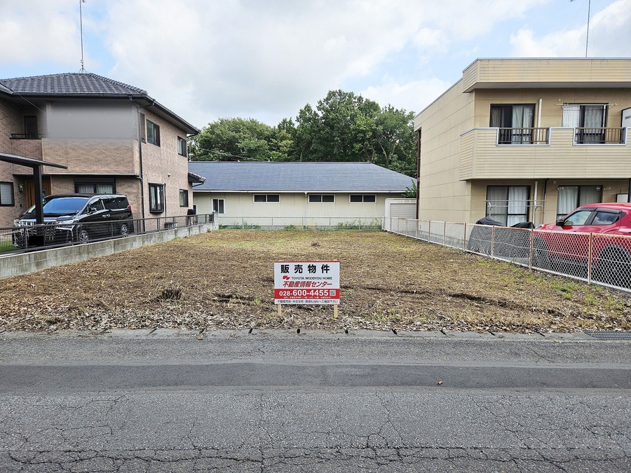 南側より撮影　南北に長い敷地で日当りも確保しやすい敷地形状です