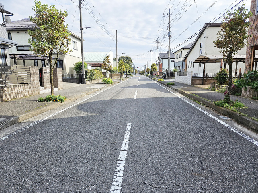 東側前面道路