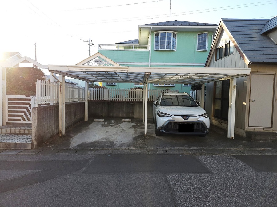 駐車場　2台並列駐車可能