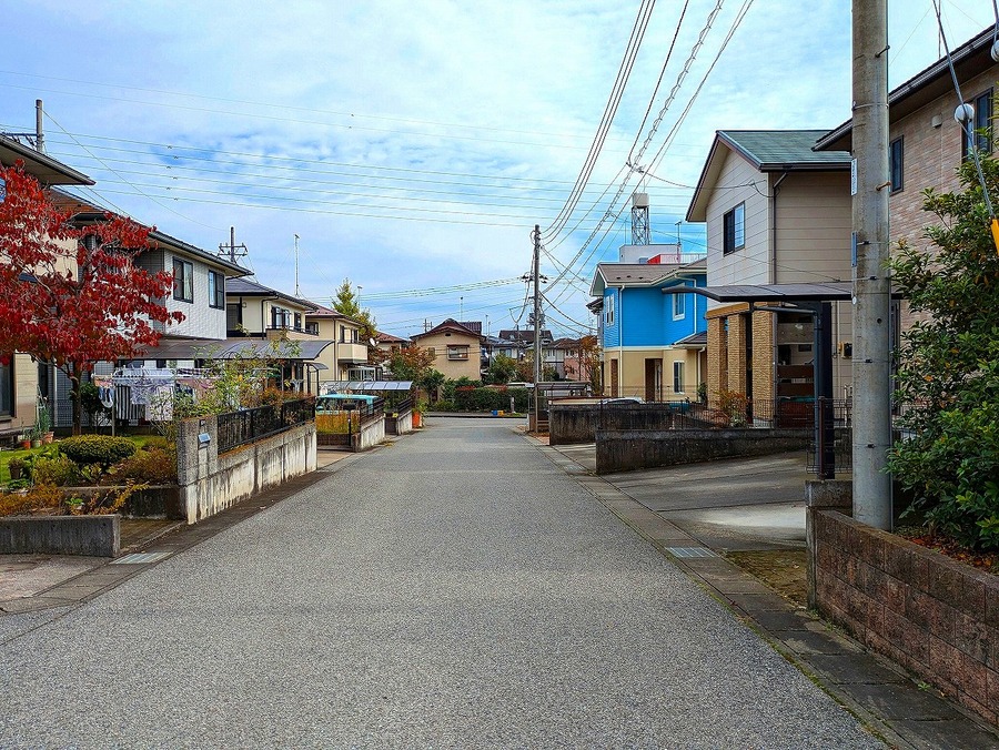 前面道路　北側6ｍ道路(公道)