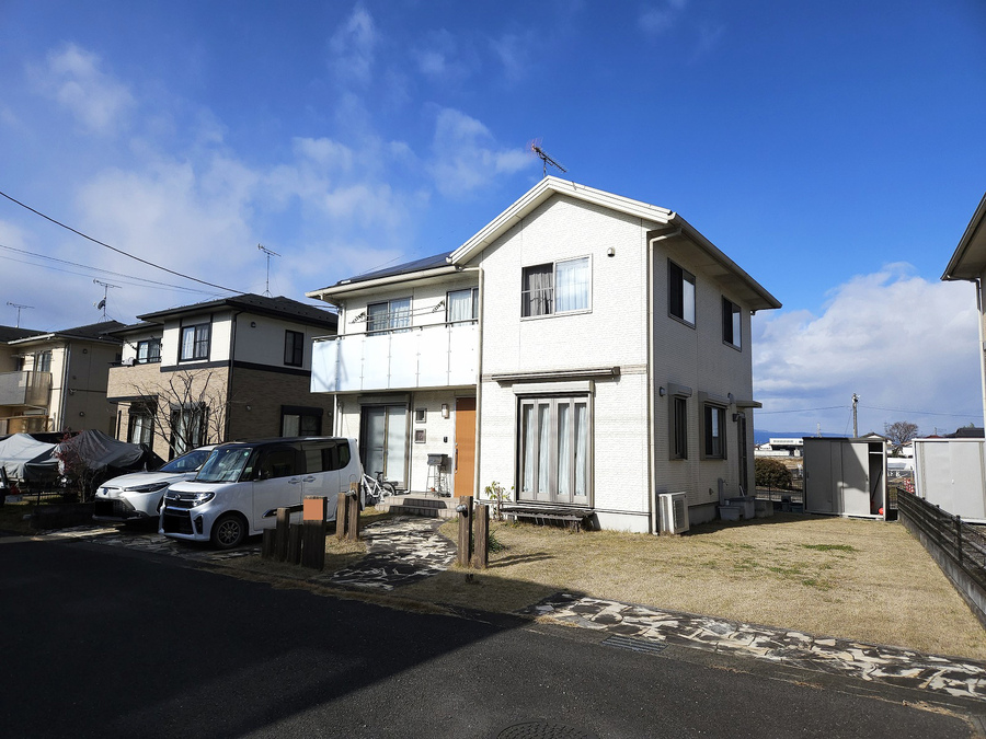 東側のお庭を駐車スペースに変更も可能です