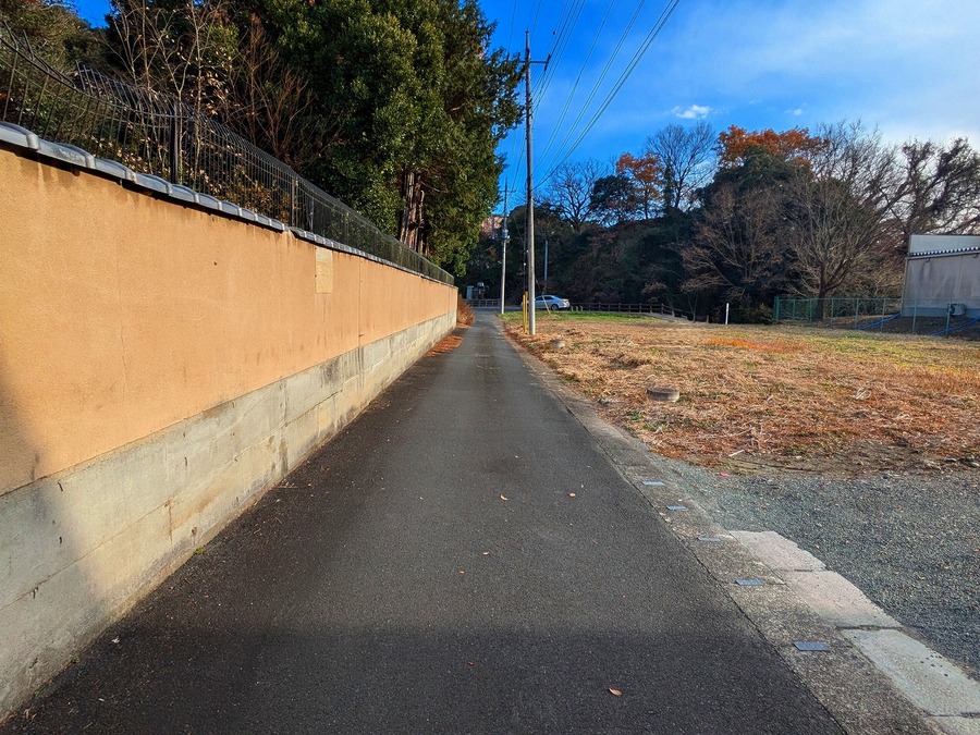 前面道路（西側から撮影）