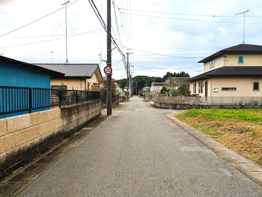 前面道路　東側