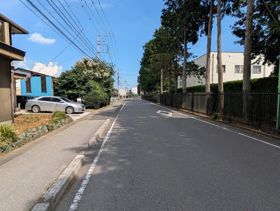 前面南側道路（歩道付き）
