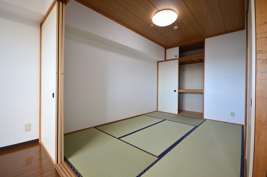 和室はリビングと隣接して一体感があります（畳の表替えしました）