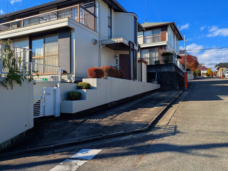 駐車スペース　3台の駐車が可能です
