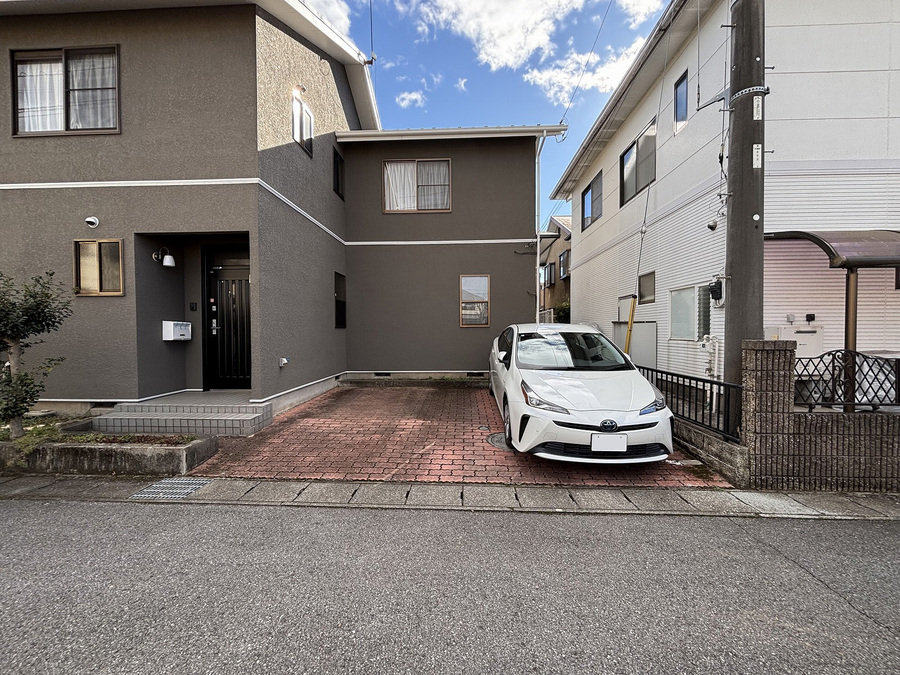 駐車場　並列2台駐車可