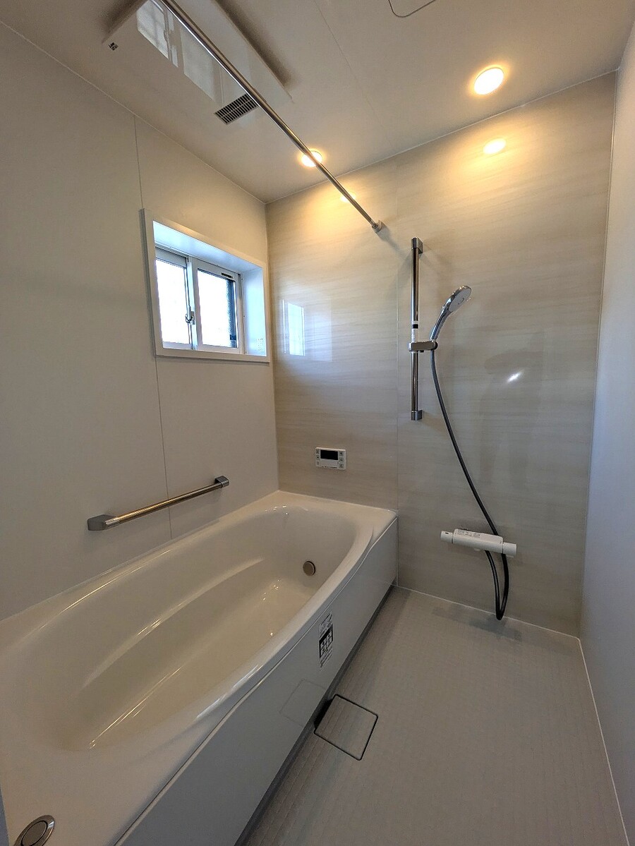 ユニットバス新品　浴室暖房乾燥機付