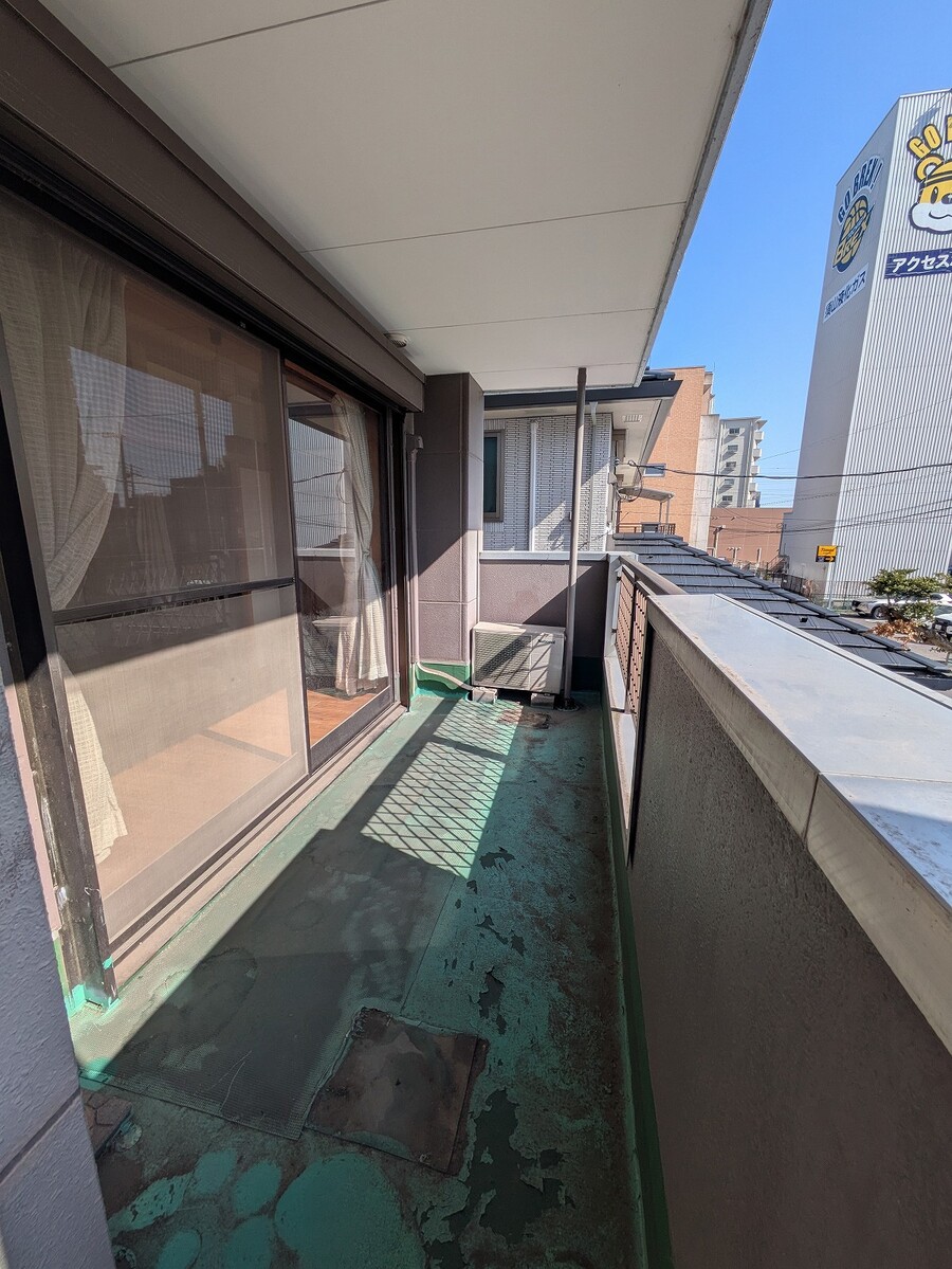 1F東側バルコニー