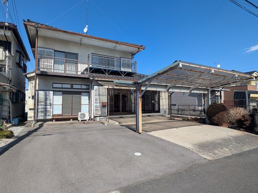 南側道路で日照・通風ともに良好です