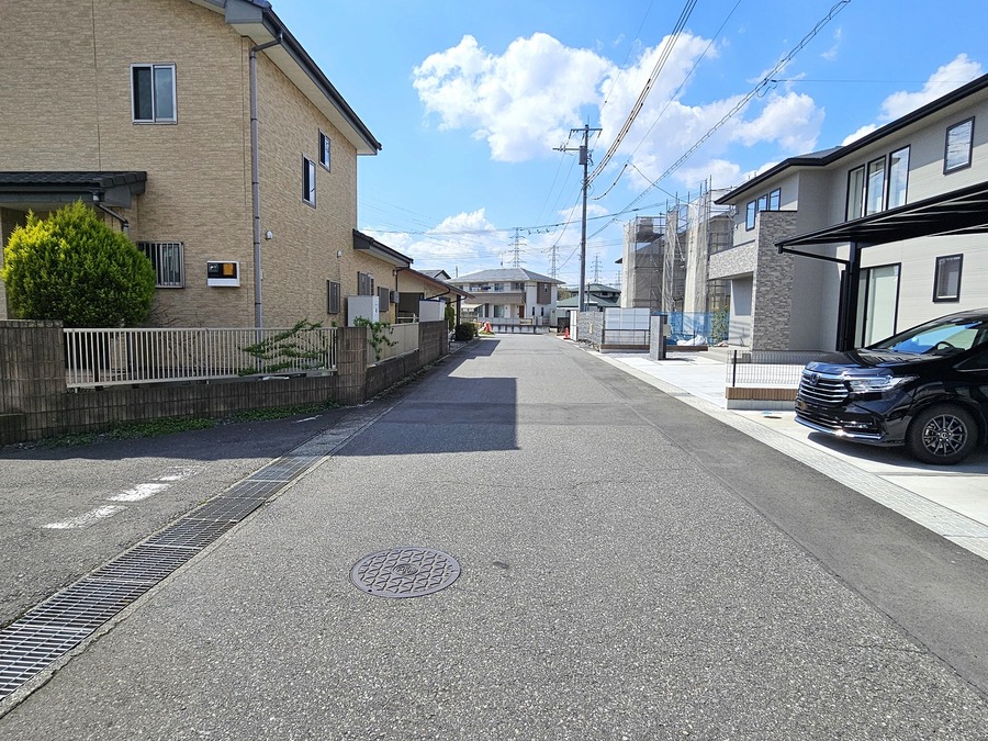 前面道路　南側